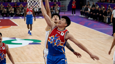 V体育篮球NBA与CBA赛事精彩比赛对抗画面